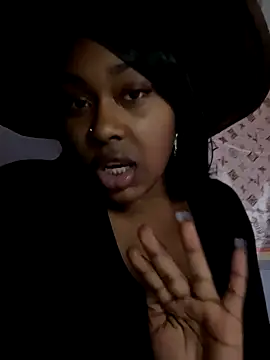 ebonycatlisaaaalime online show from October 4, 9:15 am