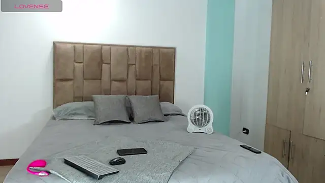 aleejhandraa online show from November 6, 4:40 am