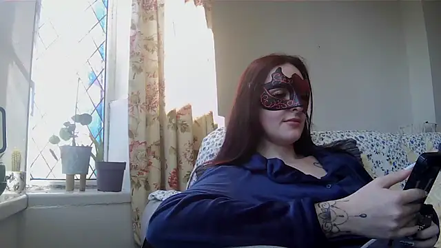 LexiSnowUK online show from March 19, 10:19 am