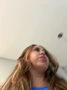 lariic online show from March 12, 2:14 am