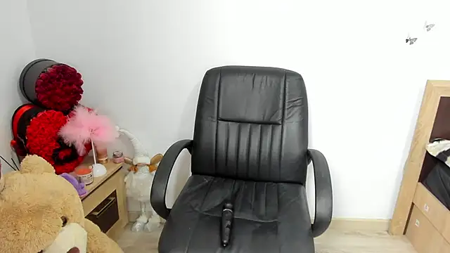 kilenyapatrice online show from March 28, 12:48 pm