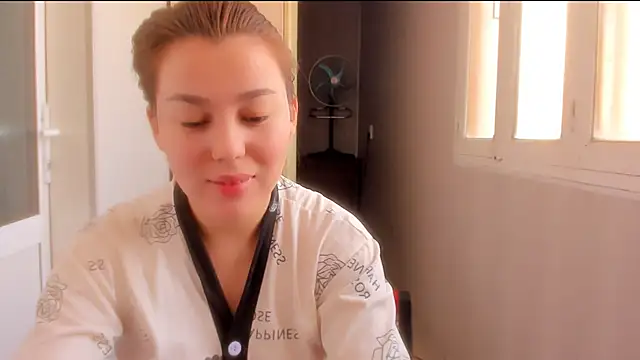 LunaXmii online show from December 14, 5:13 am