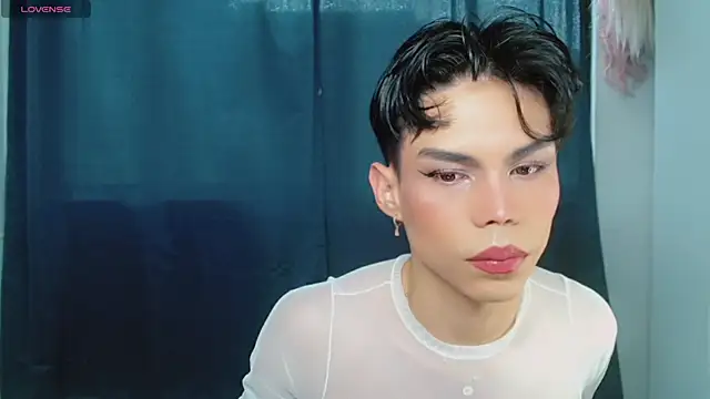 femboykeene online show from April 13, 9:37 pm