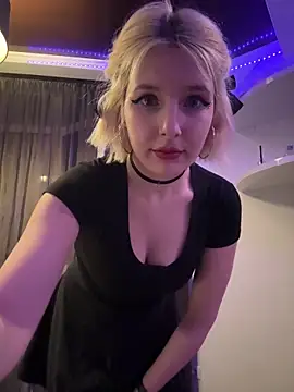 XMelissaX online show from March 7, 9:00 pm