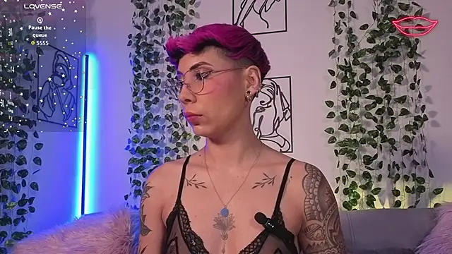 MiaMorgan  online show from March 8, 3:05 pm