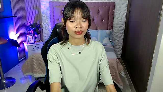 Perla prg online show from March 21, 2:11 pm