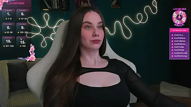 katie taylorr online show from March 28, 10:08 pm