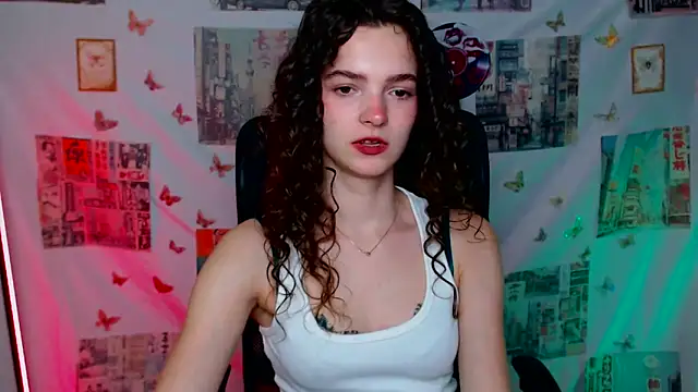  SusieSu  online show from April 11, 6:33 pm