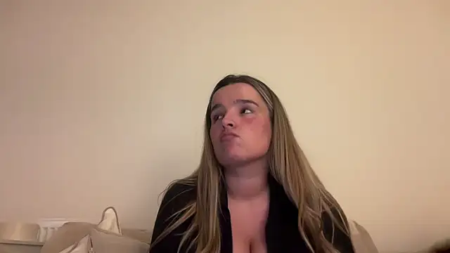 maisiesmithx online show from April 17, 9:50 pm