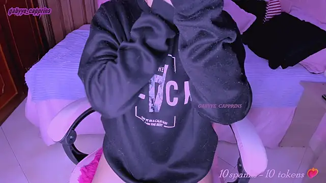 gabyye capprins online show from November 27, 12:02 am