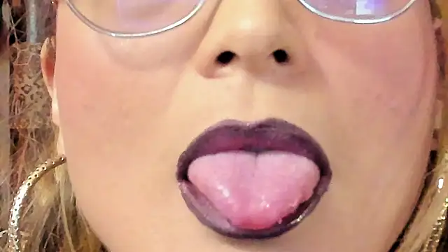 AdeleMourfg online show from April 15, 3:29 am