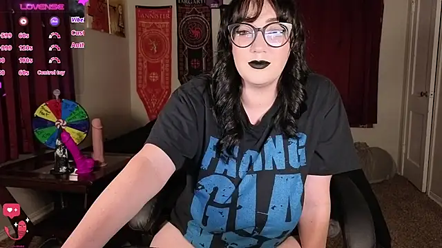 TheGothMilf online show from June 25, 5:07 am