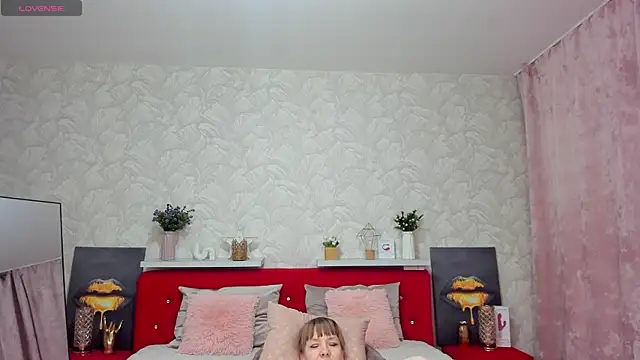 KattyPeachX online show from May 7, 1:21 am