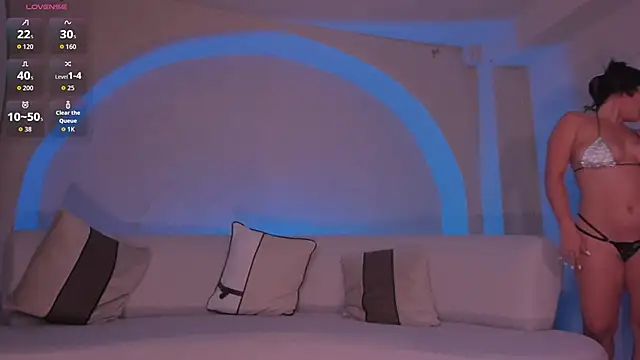 ValeriaRoldanX online show from April 1, 1:41 pm