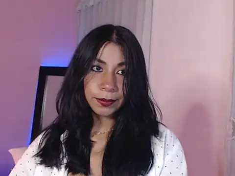 selene gils online show from April 3, 3:04 am