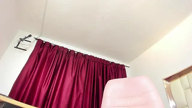  Caroliina online show from April 17, 9:50 pm