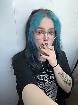 MaddisonHaas online show from June 9, 4:39 pm