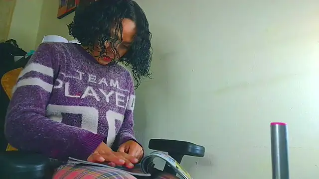 Samary thomas online show from April 10, 1:00 am