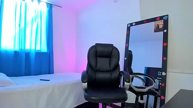 Aleja arango1 online show from March 23, 6:14 pm