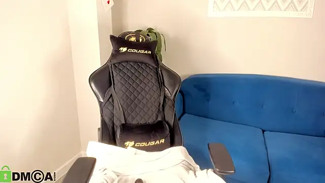 Jennifer Wadee online show from May 31, 1:22 am
