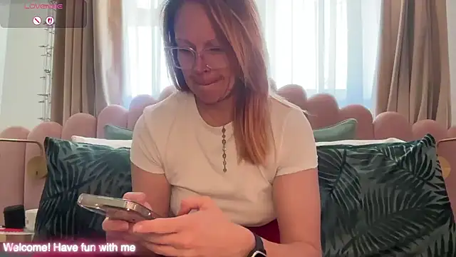 MelodyRoseUk online show from April 11, 1:04 pm