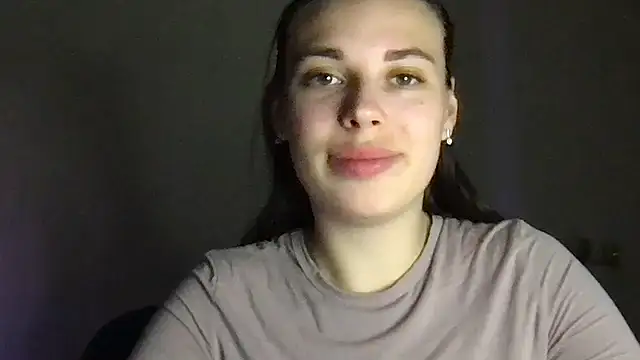 MoonriseGoddess online show from April 24, 6:00 pm