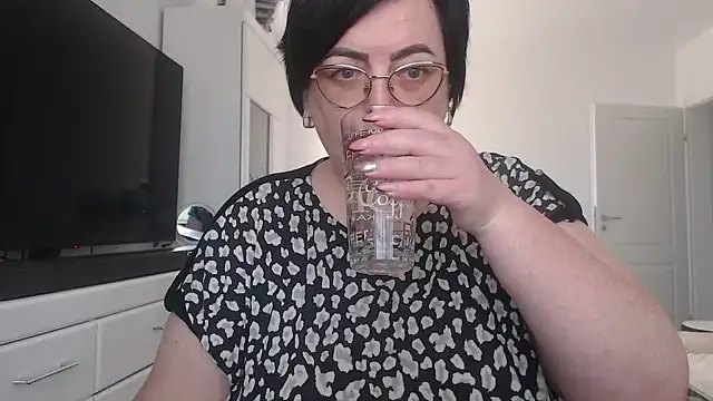 Amandamuller1982 online show from April 28, 7:12 am