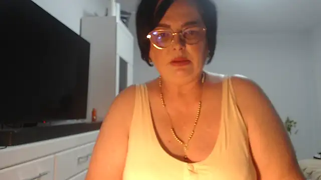 Amandamuller1982 online show from May 24, 7:24 pm
