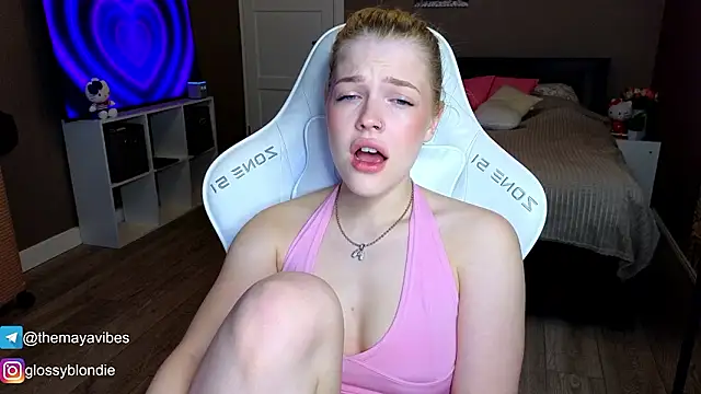 Maya Rave online show from March 27, 3:30 am