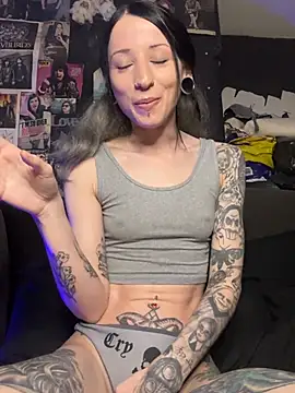 MissMidnightUK online show from April 21, 10:39 pm