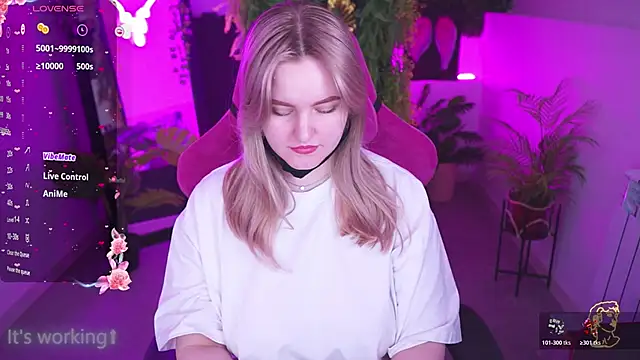 KellyPoter online show from May 13, 8:42 am