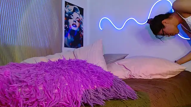 AlessiaVal  online show from March 24, 5:07 pm