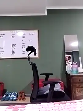 gigiqueen 18 online show from April 9, 5:54 am