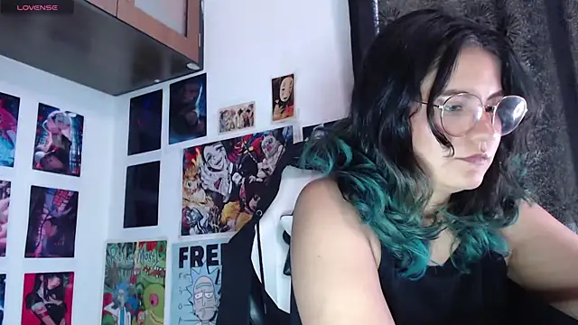 gigiqueen 18 online show from June 5, 8:15 pm