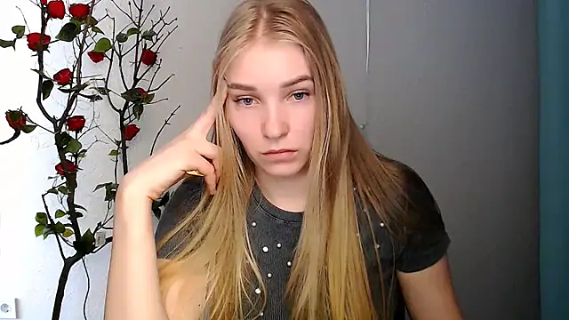 Queen ofLove online show from April 1, 11:22 am