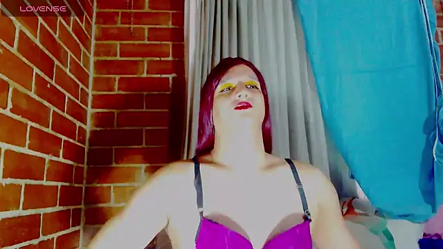 alexandrasexy32 online show from August 3, 10:04 pm