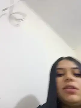 alissonfernandez  online show from May 28, 3:04 am