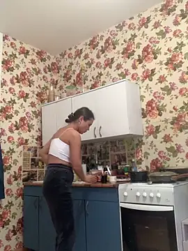 MiraMiss online show from April 11, 1:48 pm