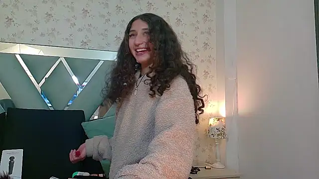 Queenjenn   online show from March 5, 6:31 am