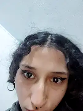 Queenjenn   online show from March 15, 8:05 am