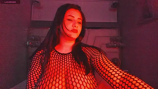 frreeya online show from March 30, 8:30 pm