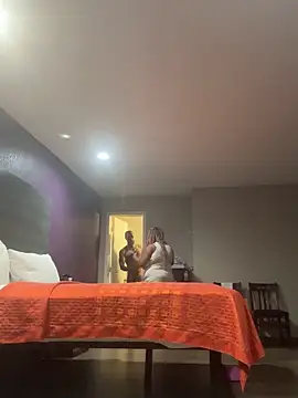 Melaneighted online show from May 3, 11:08 pm