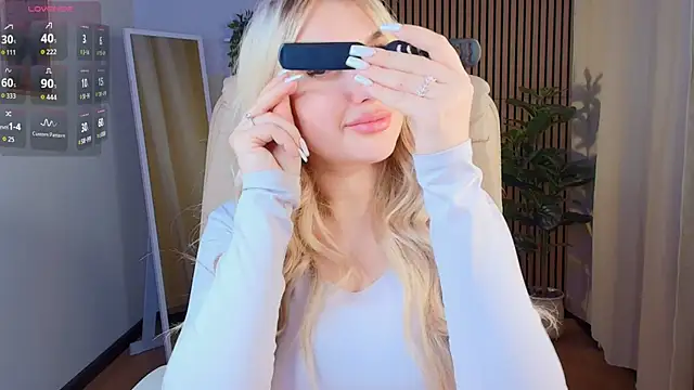 Evacadooo online show from March 20, 3:44 am