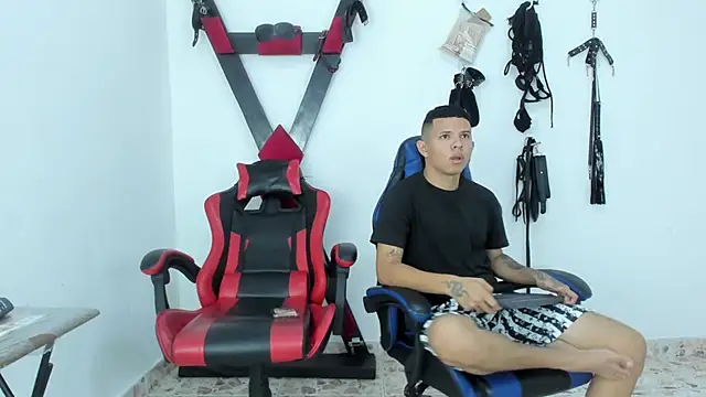 Harry LatinBoy online show from December 16, 1:28 pm