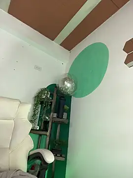 LollaByer online show from April 7, 9:06 pm