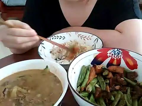 Weiwei5200 online show from May 9, 3:08 am