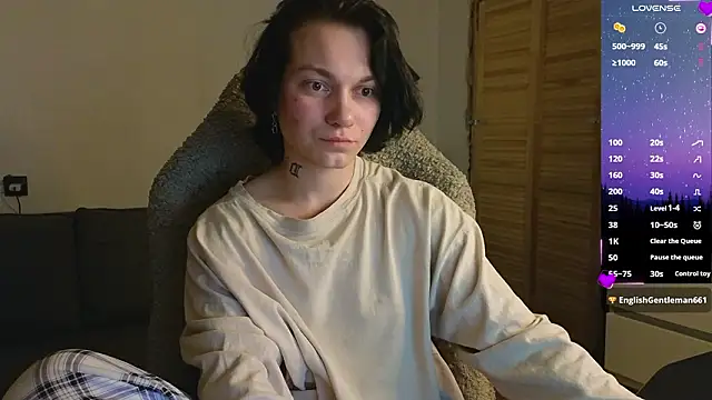 esajukyy online show from March 12, 4:20 pm