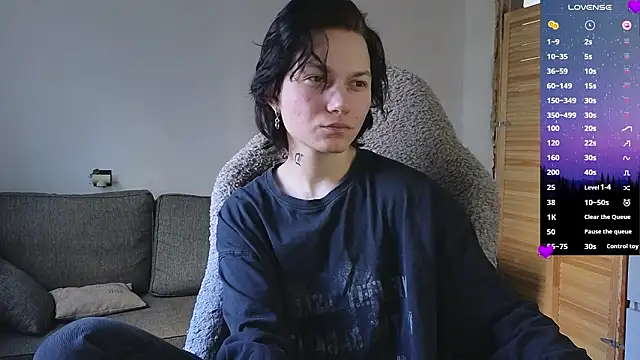 esajukyy online show from March 17, 9:13 am