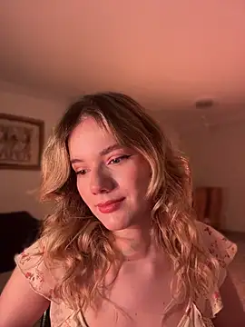 NicoleCut online show from April 24, 9:56 am