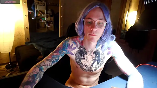 Julia dolls online show from April 7, 7:05 pm